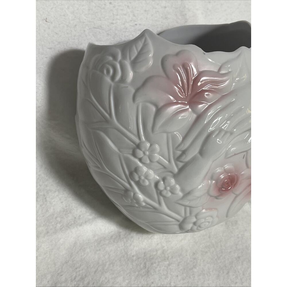 Vintage FTD Mother & Child Hands White and Pink Ceramic Planter Vase 1993~ 5.25" - Picture 2 of 7